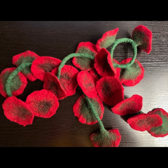 Brand New Handmade Felted Wool Flower Boa Garland Scarf - Picture 12 of 13